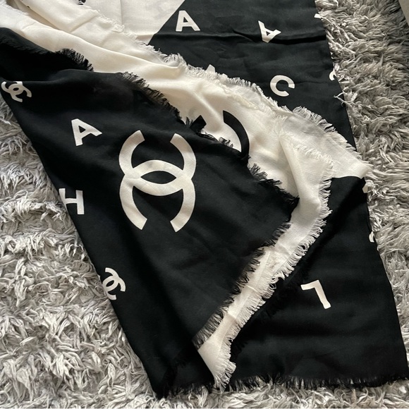 Chanel shawl/ scarf - Picture 10 of 11
